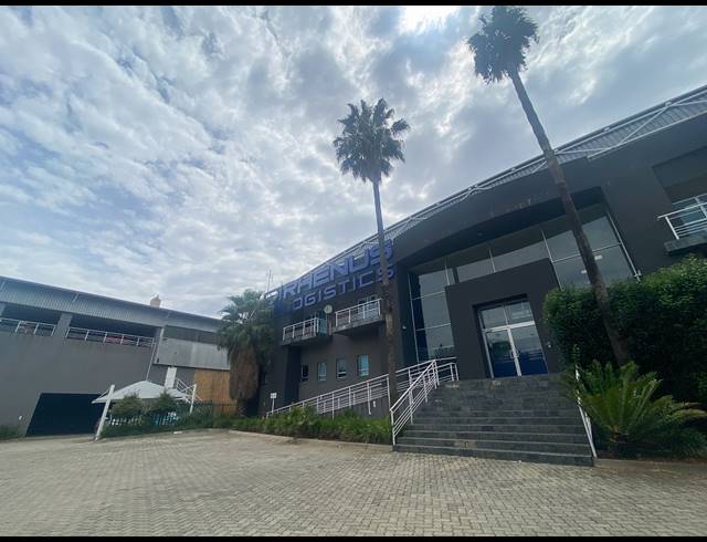 15,614M² WAREHOUSE TO LET IN LONGMEADOW